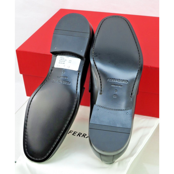 NIB FERRAGAMO DUMAS BLACK LEATHER METAL ENRAVED LOGO LOAFERS 11.5 EE main image 9